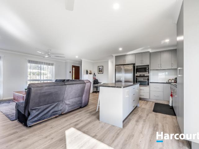 Start living the dream in abington heights estate!