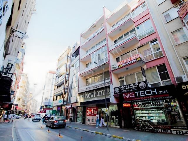 Startkey Yön'den Atalar Caddesi Üzerinde Kiralık 2+1