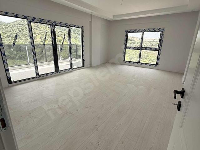 STARTKEY STAR DAN PAVILION GARDEN SİTESİNDE 3+1 SATILIK ARAKAT