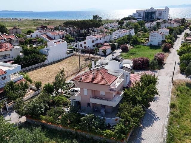 Startkey'den Burhaniyede Denize Yakın Manzaralı Bahçeli Villa