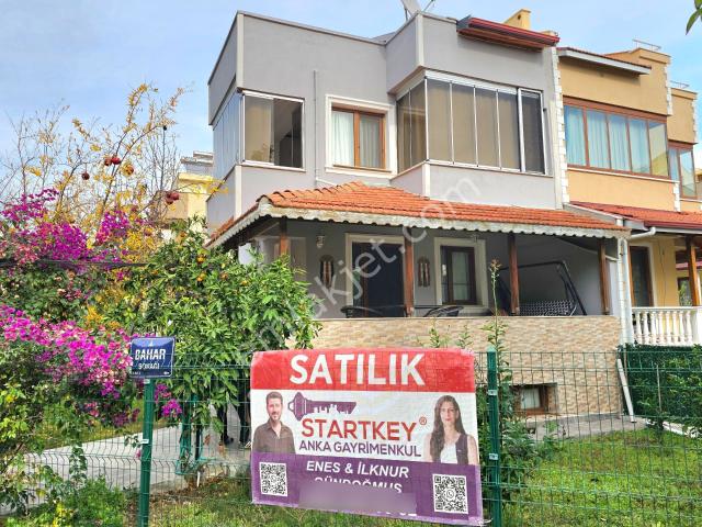 Startkey'den Dikili Salihleraltı Gazeteciler Sitesinde Satılık 4+1 Villa