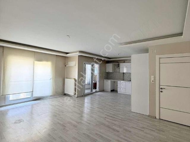Startkeystar'dan Cumhuriyet Cad. Üzeri Satılık 3+1 Teraslı Daire