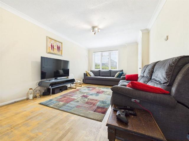 Stevens Close, Hampton, TW12