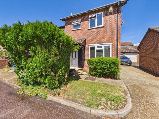 Stevens Close, Hampton TW12, 3 bed end terrace house to rent, £1,995 pcm | PrimeLocation