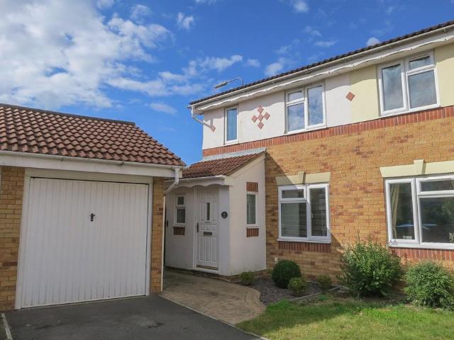 Stevens Walk, Bradley Stoke, Bristol. 3 bed semi detached house to rent £1,600 pcm £369 pw
