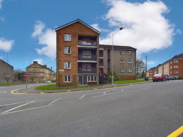 Stevenson Street, Paisley PA2 2 bed flat to rent £795 pcm £183 pw