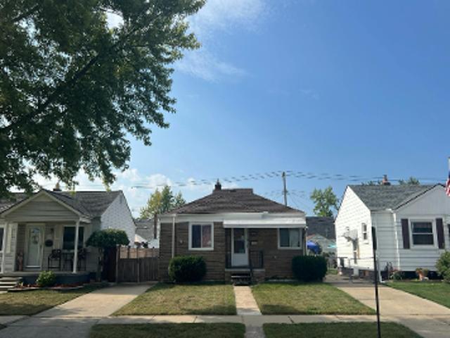 Stewart Ave