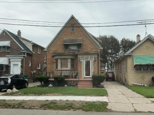 Stewart Ave