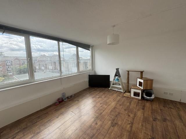 Stewart House, Sycamore Avenue, Chandler's Ford, Eastleigh SO53, 2 bed flat to rent, £1,175 pcm | PrimeLocation