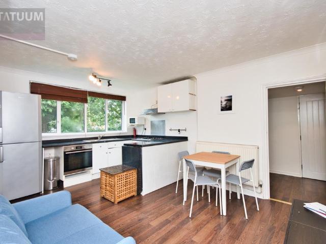 Stewart Street, Off Manchester Road. 3 bed apartment to rent £2,600 pcm £600 pw
