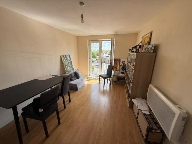 Stewartby Avenue, Peterborough, PE7 2 bed apartment to rent £950 pcm £219 pw