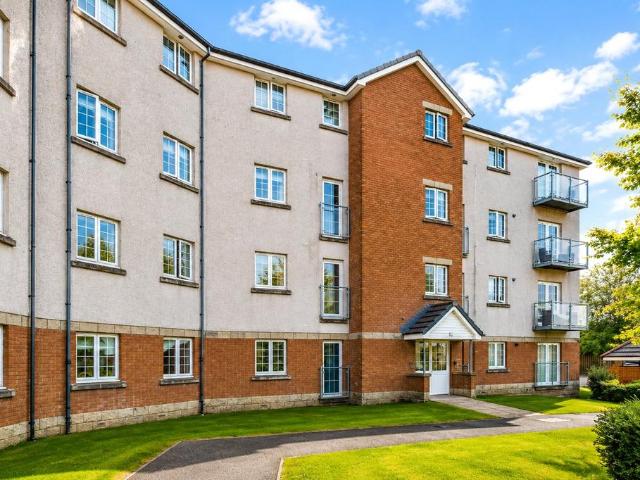 Stewartfield Gardens, Glasgow G74 2 bed flat to rent £895 pcm £207 pw