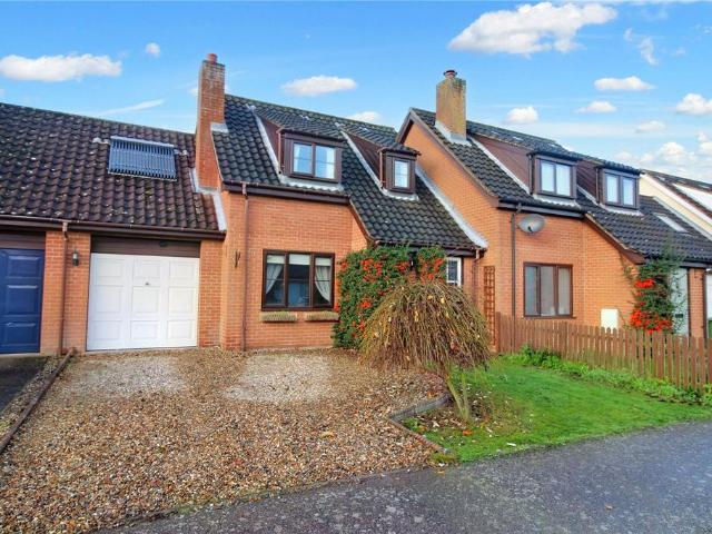 Steward Close, Saxlingham Nethergate. 2 bed terraced house to rent £1,200 pcm £277 pw