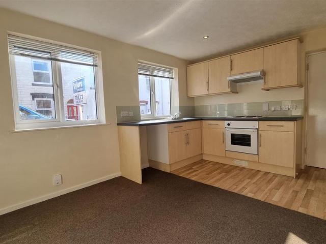 Stewkins Court, Wordsley Studio to rent £595 pcm £137 pw
