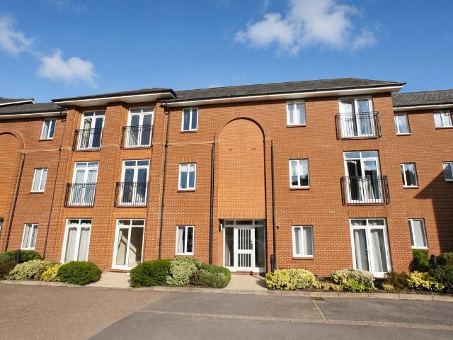 Stewponey Court, Stourbridge DY7 2 bed ground floor flat to rent £895 pcm £207 pw