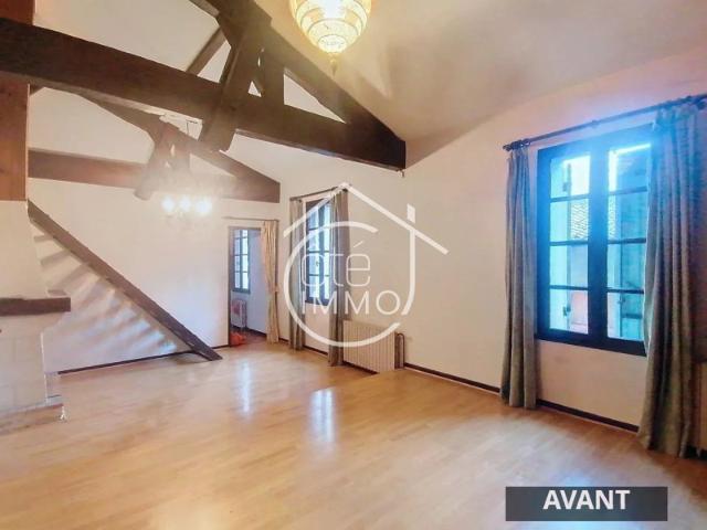 STE FOY: cœur de la Bastide, appartement T3 de 79 m² à moderniser 2 garages en RDC