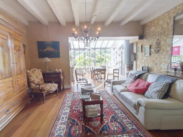 STE FOY, COEUR BASTIDE: Belle maison citadine au fil de l'. 219m² Sainte Foy la Grande