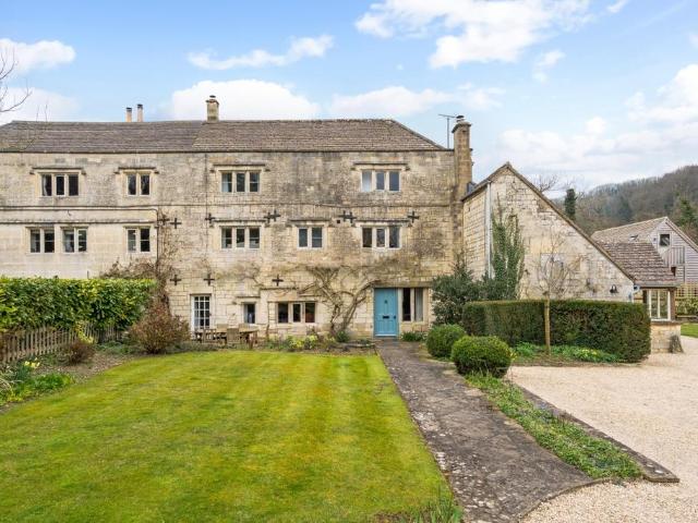 Steanbridge Lane Slad GL6 4 bed mill to rent £4,000 pcm £923 pw