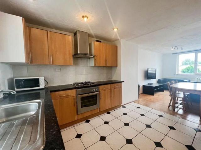 Stebondale Street, London E14, 4 bed flat to rent, £2,800 pcm | PrimeLocation