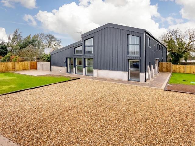 Steel Barn, Dursley GL11 3 bed barn conversion to rent £1,875 pcm £433 pw