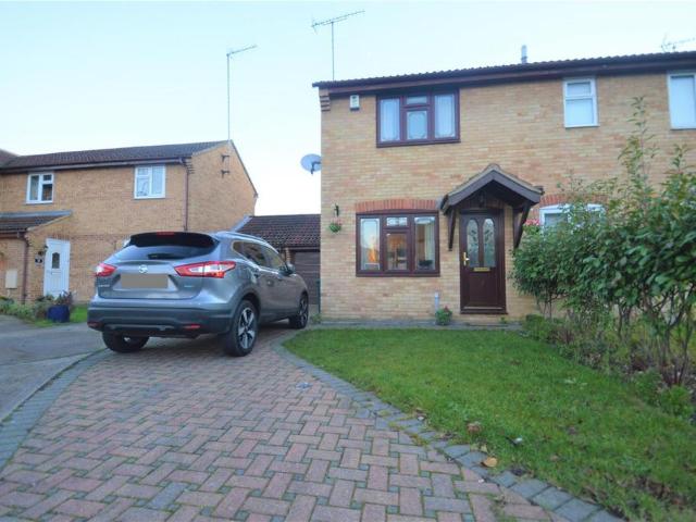 Steele Avenue, Greenhithe DA9 2 bed semi detached house to rent £1,550 pcm £358 pw