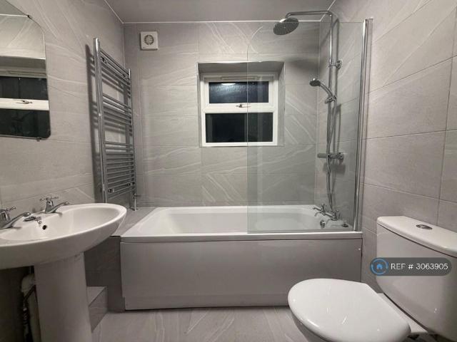 Steele St, Barnsley, S74 2 bed terraced house to rent £800 pcm £185 pw