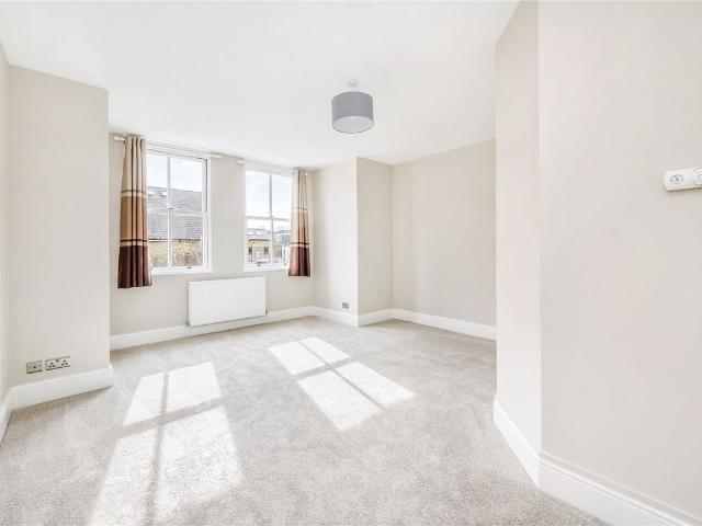 Steele Road, London W4, 2 bed flat to rent, £2,400 pcm | PrimeLocation