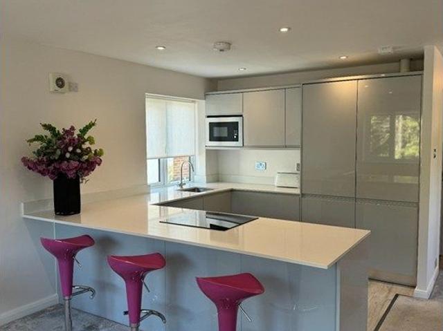 Steels Lane, Oxshott, Leatherhead KT22, 2 bed maisonette to rent, £1,850 pcm | PrimeLocation