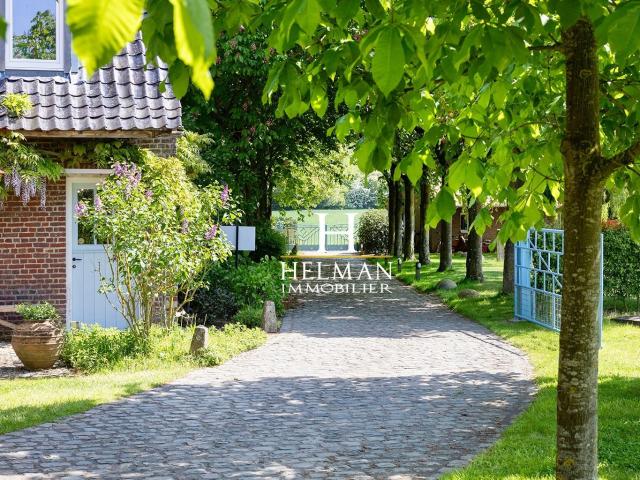 STEENVOORDE: Propriété d'exception, maison principale, 5 gî. 786m² Steenvoorde