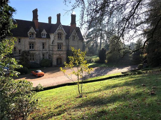 Steep Marsh, Liss, Hampshire, GU33 3 bed apartment to rent £2,500 pcm £577 pw