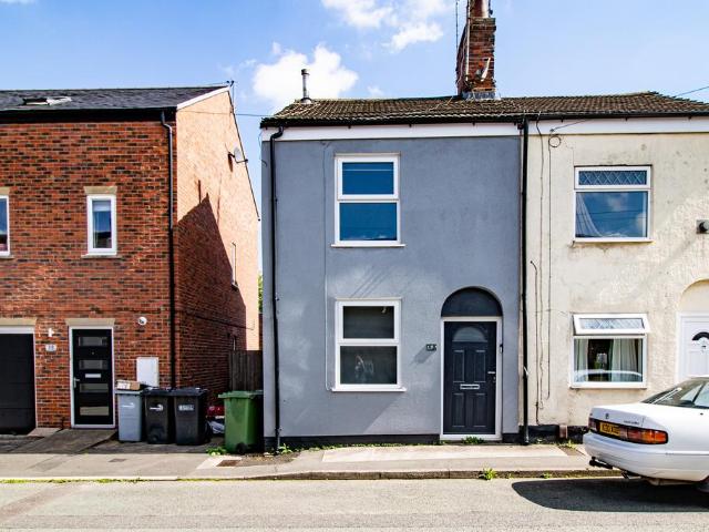 Steeple Street, Macclesfield SK10 2 bed semi detached house to rent £1,000 pcm £231 pw