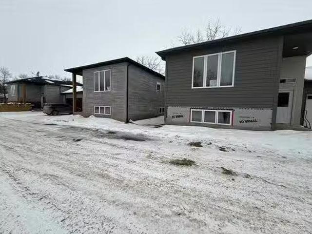 Steinbach, MB, None condo for sale Listing ID 202603489