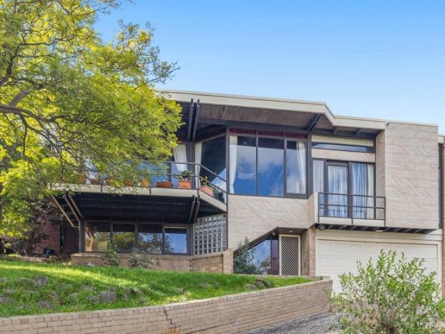 Stellar Design Showcases Stunning Views