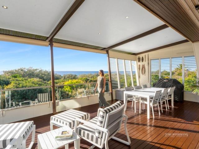 Stellar Front Row  Nautically Inspired Elegance by Design  Picture Perfect 180° Coral Sea Views