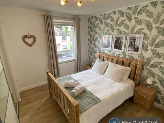 Stenhouse Avenue, Edinburgh, EH11 2 bed flat to rent £1,690 pcm £390 pw