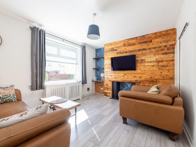 Stenhouse Avenue West, Stenhouse, Edinburgh EH11, 2 bed flat to rent, £1,300 pcm | PrimeLocation