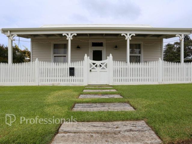 Step Back in Time Circa 1897 Character Cottage