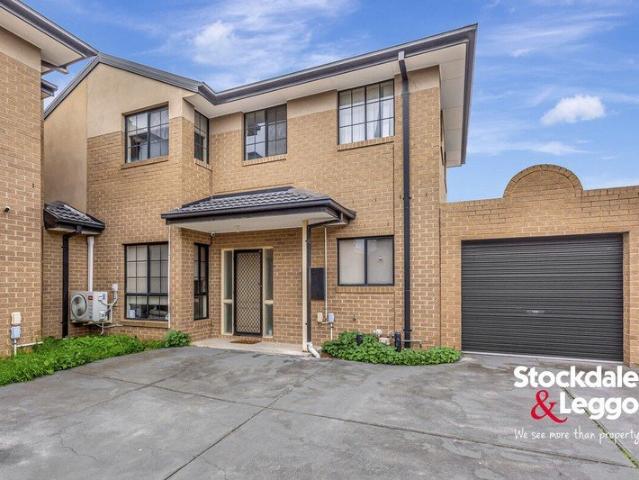 Step into comfort and convenience in the heart of Deer Park!