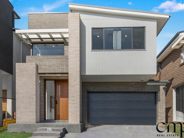Step Into Luxury Living!