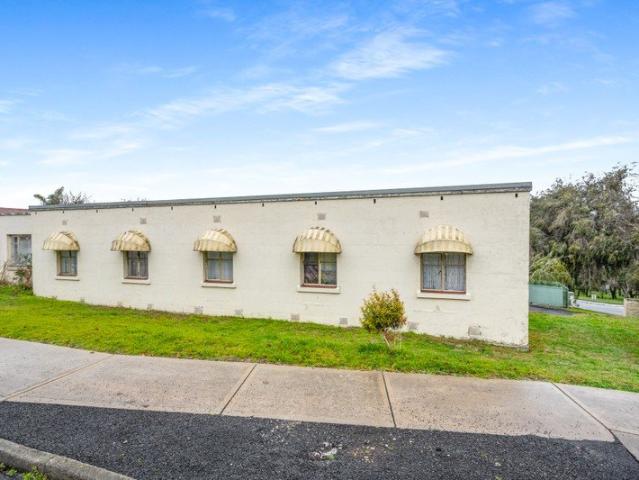 Step Right In: Secure a Low Maintenance, Fully Furnished Flat