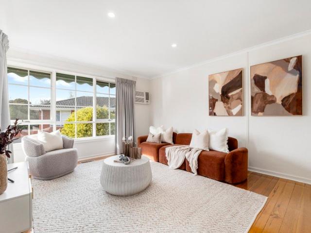 Step Up To A Spacious Unit Opposite Kingsley Gardens