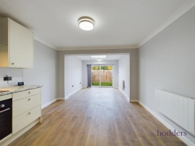 Stepgates, Chertsey, Surrey, KT16 2 bed terraced house to rent £1,850 pcm £427 pw
