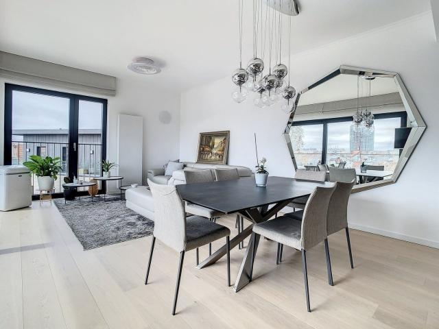STÉPHANIE FURNISHED 3 BEDROOM APARTMENT + TERRACE