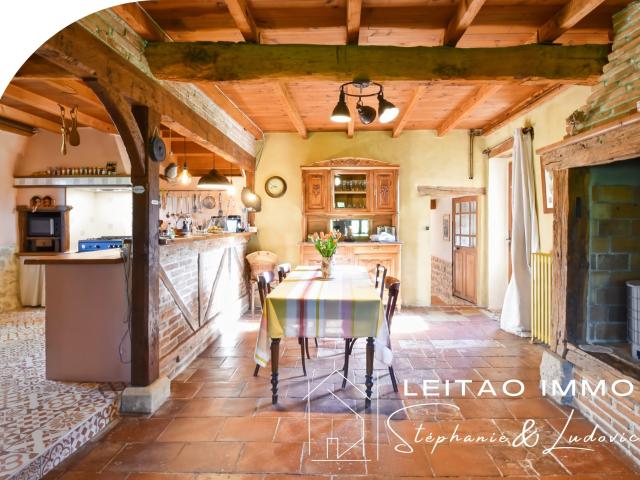 Stéphanie Leitao, conseillère en immobilier indépendante, vo. 370m² Puycalvel