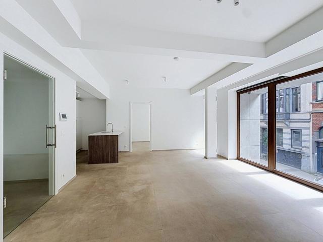STEPHANIE NEIGHBORHOOD: 2 bedroom apartement