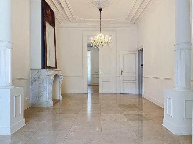 Stéphanie Square Mansion with 6 bedrooms