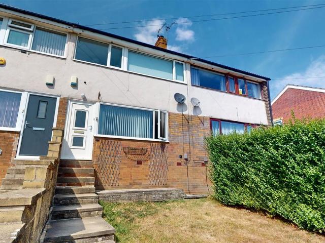 Stephen Close, Northowram, Halifax HX3, 4 bed terraced house to rent, £1,250 pcm | PrimeLocation