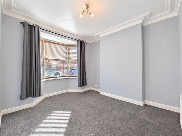 Stephenson Street, Darlington DL3 2 bed terraced house to rent £625 pcm £144 pw