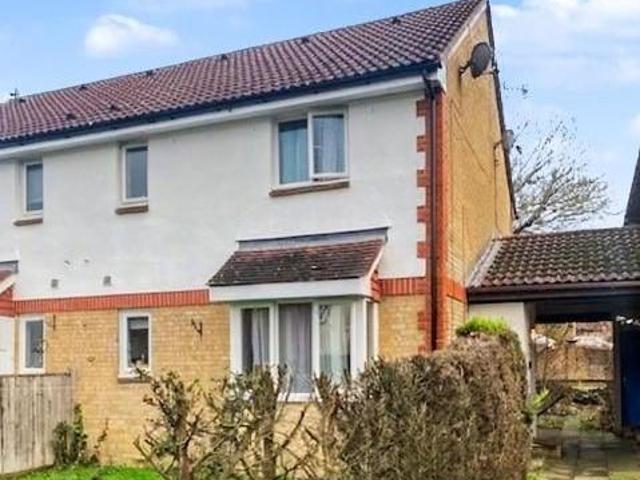 Stepney Close, Crawley 1 bed terraced house to rent £1,275 pcm £294 pw