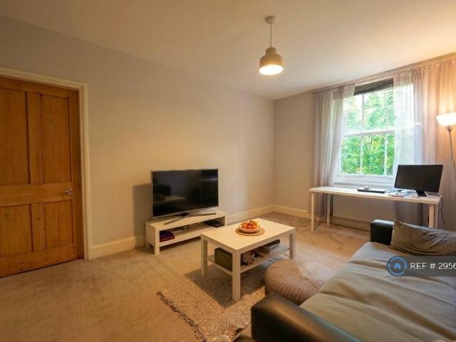 Stepney Green, London, E1 1 bed flat to rent £1,895 pcm £437 pw